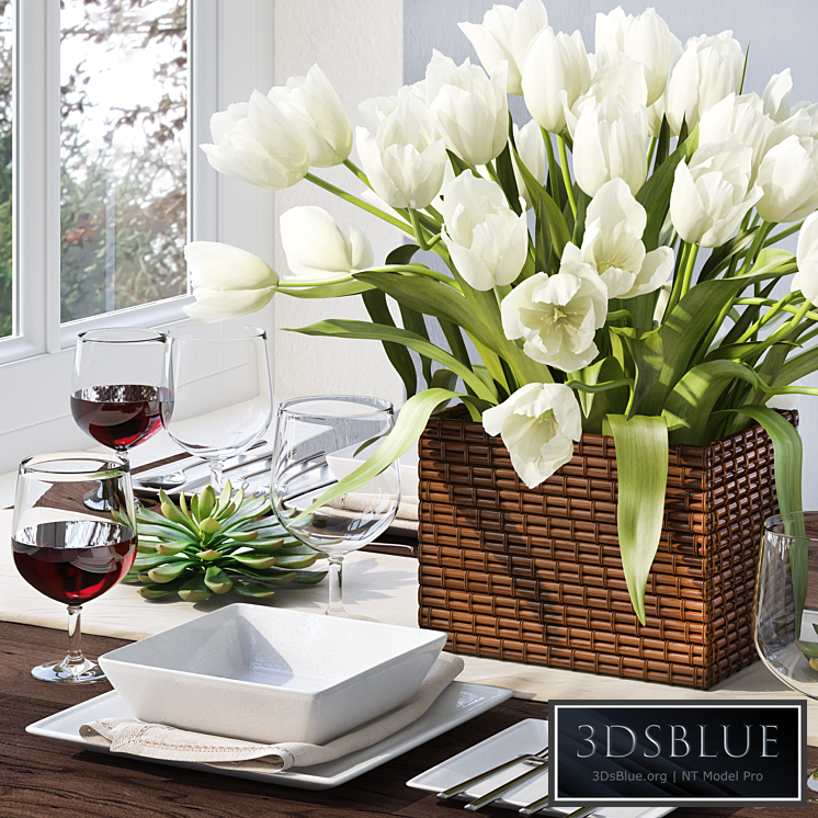 Tableware with tulips
