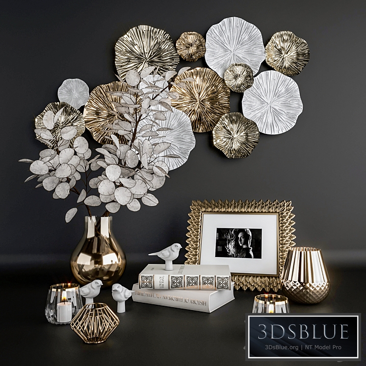 Decorative set with Lunaria.