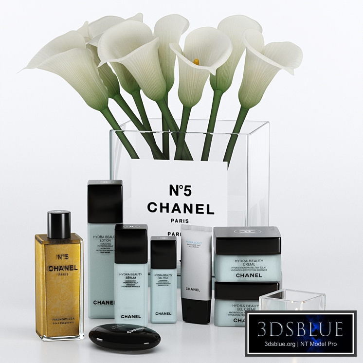 Decorative set with cosmetics and flowers