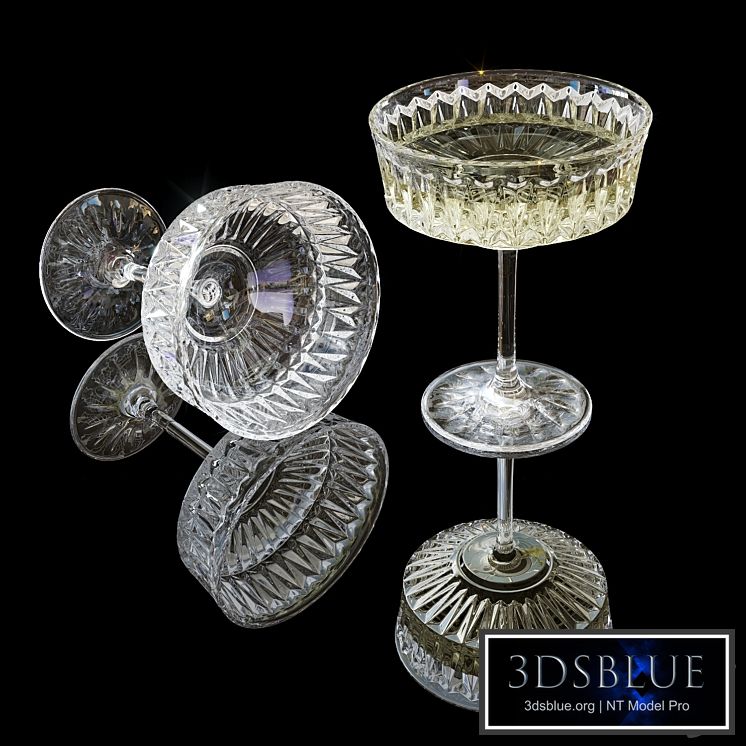Corrugated glass goblet with wine